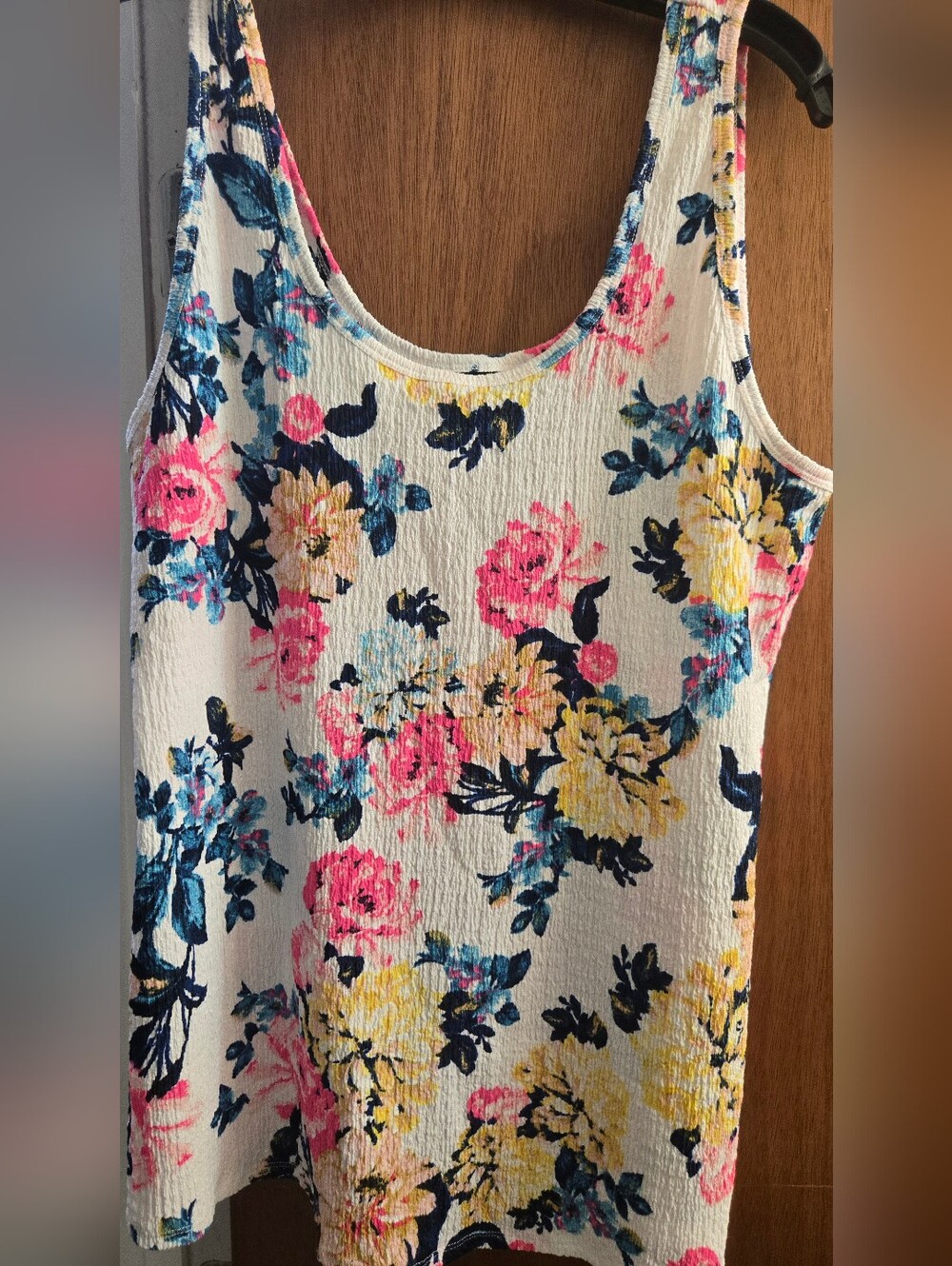 Torrid 1x NWT Floral Scoop Neck Tank Top - White with Pink & Yellow Flowers